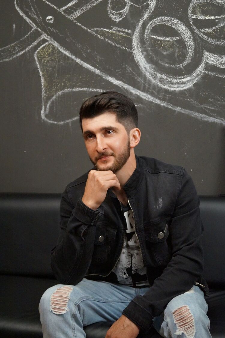  44330526  Rahman, 33 ,    