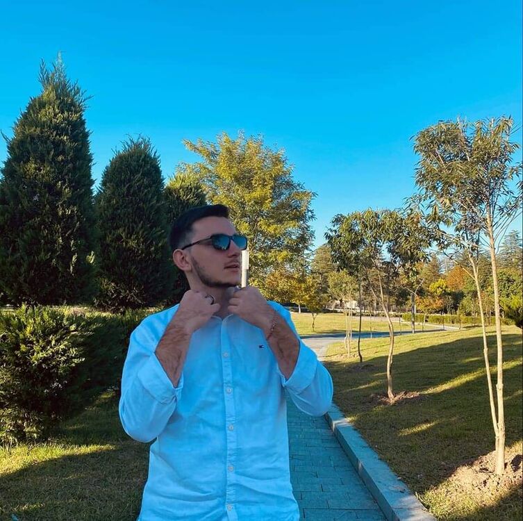  40129716  George, 23 ,    Lomianki