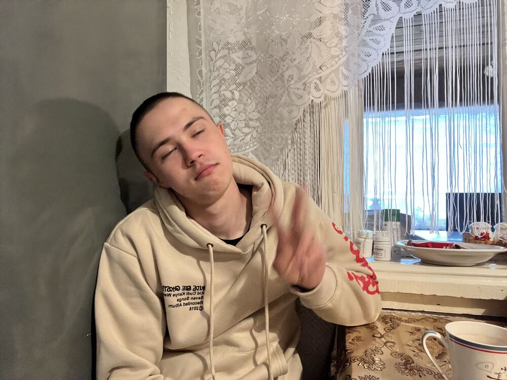  36823766  , 22 ,    