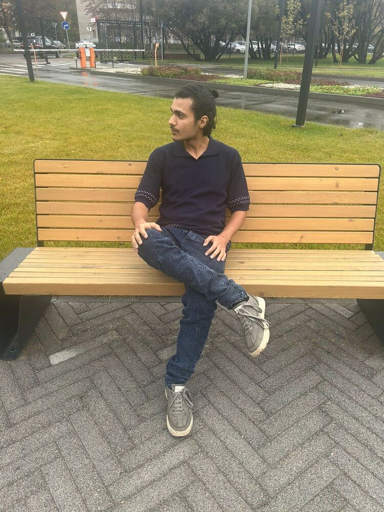  46792156  Jo, 28 ,    