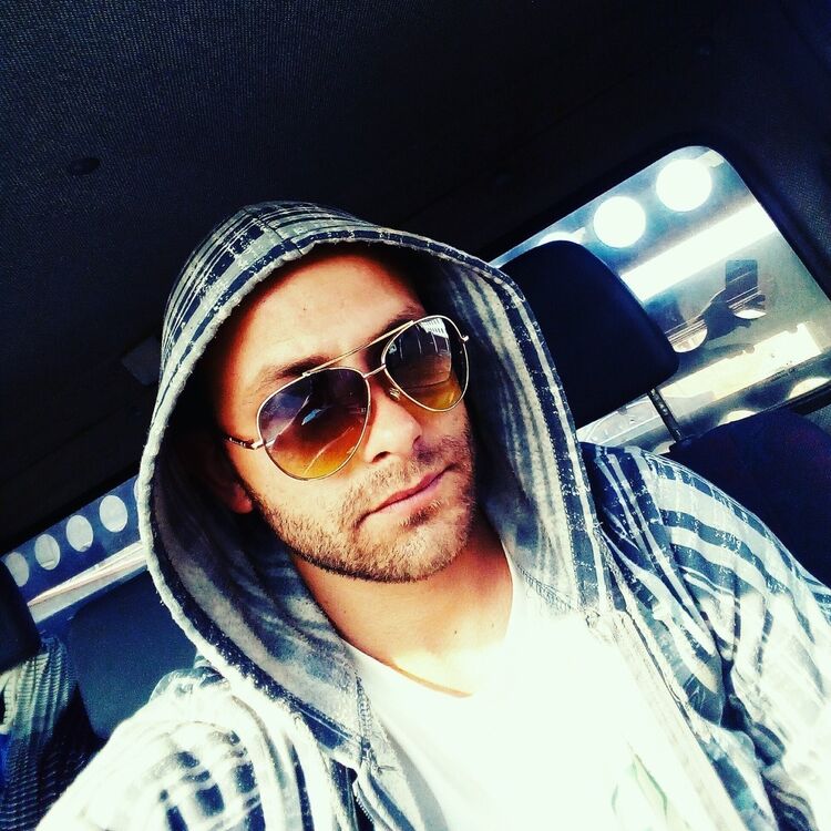  ,   Denis, 35 ,   ,   , c 