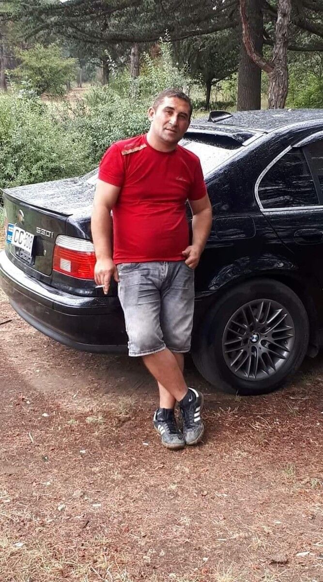  ,   Artur, 45 ,  