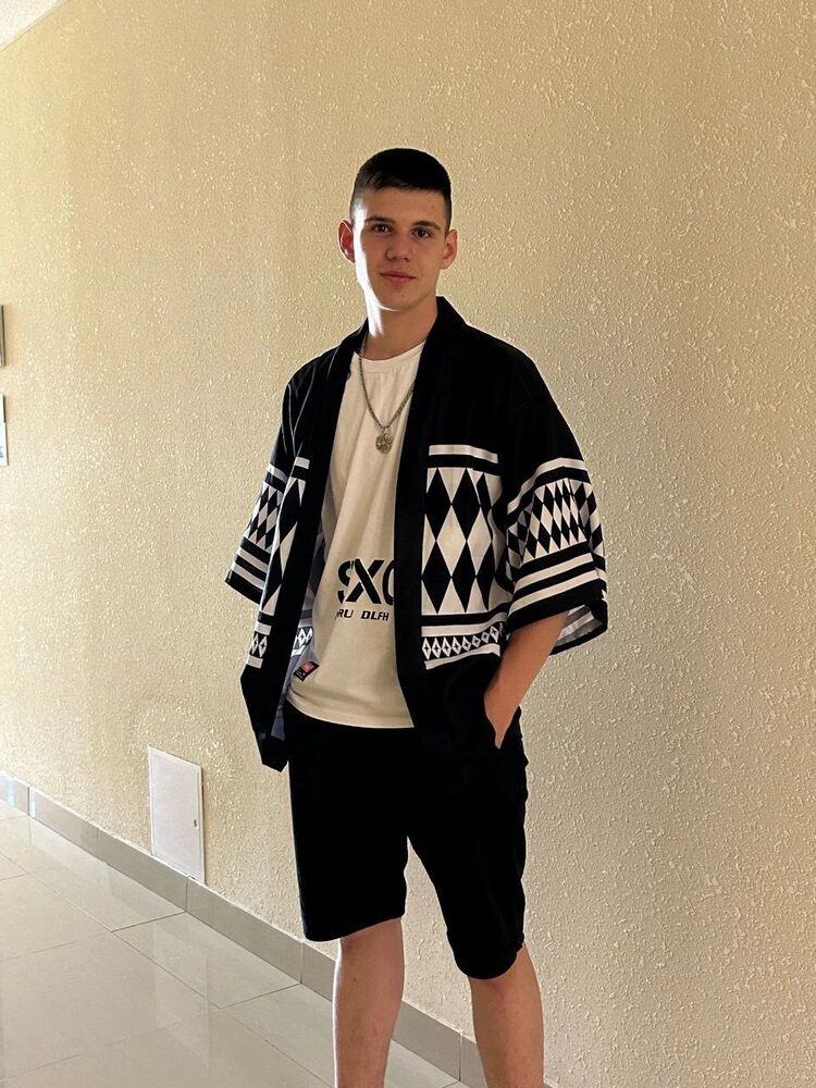  --,   Rizon, 19 ,   ,   