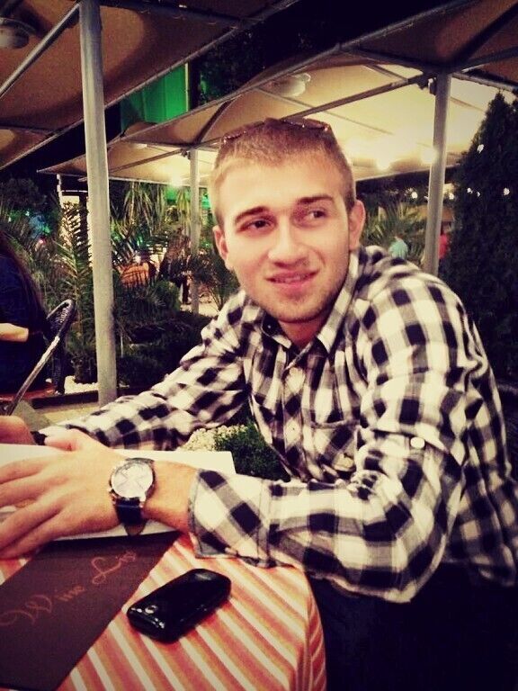  20572846  Amigo, 31 ,    