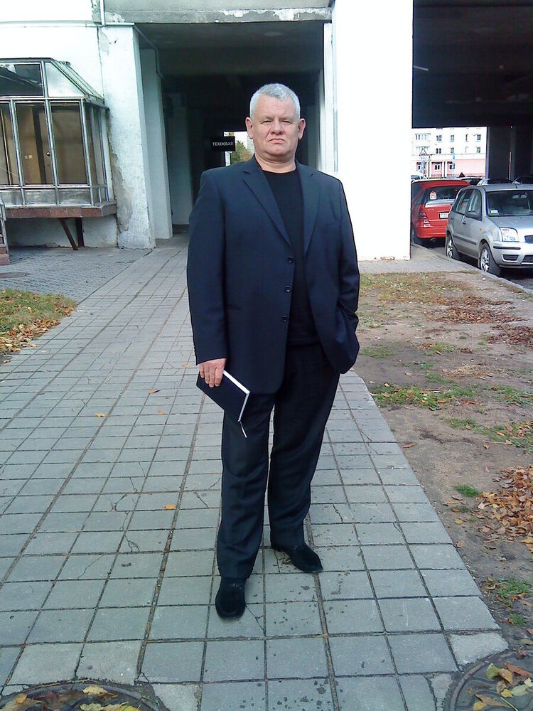  4289976  Igor, 52 ,    