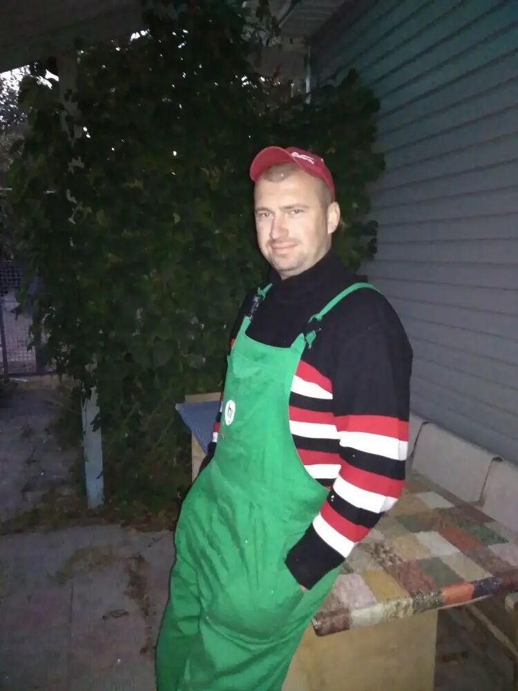  29924036  Alexander, 40 ,    