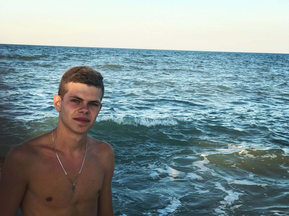  21608266  Danyl, 23 ,    