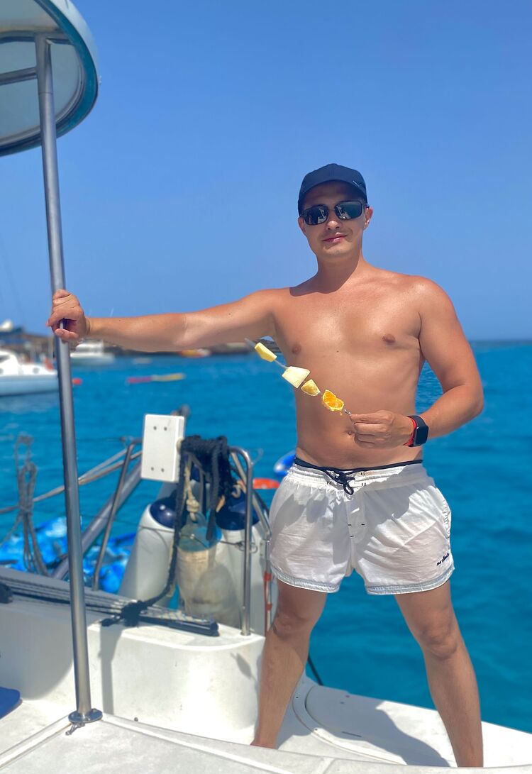  Essen,   , 37 ,     , c 