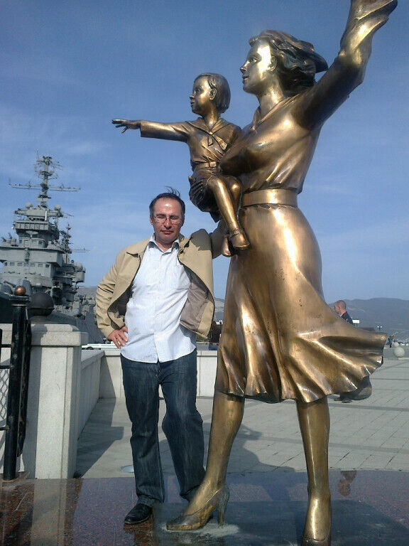  43505086  Hakan, 51 ,     