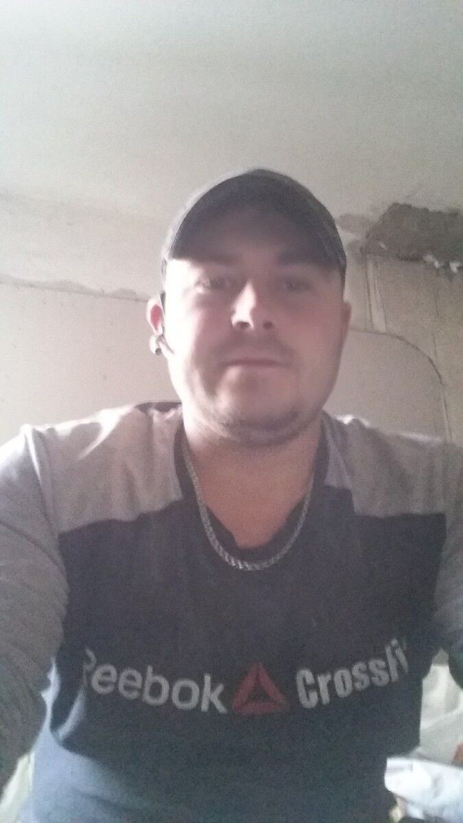  11189556  Aleks, 37 ,    