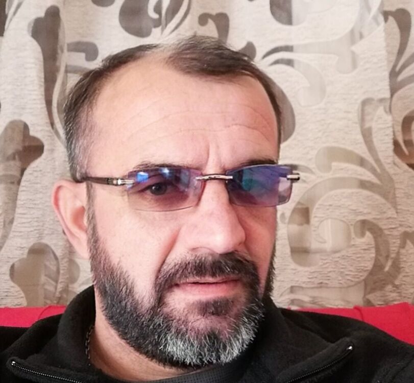  21635976  Ramaz, 47 ,    