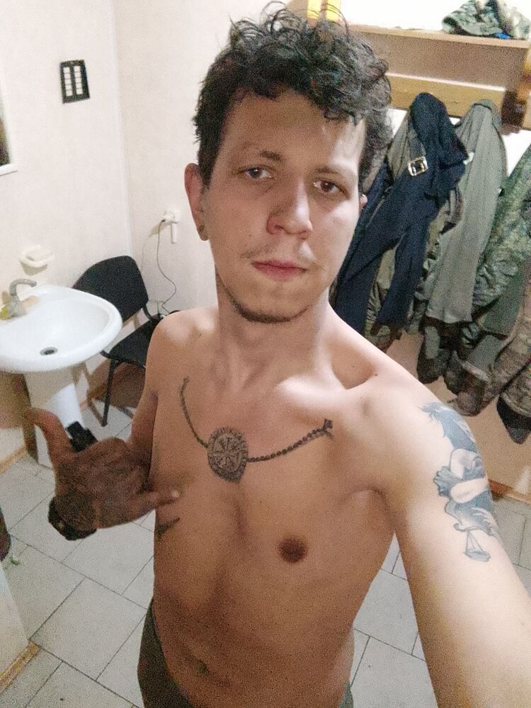  40493366  , 28 ,    