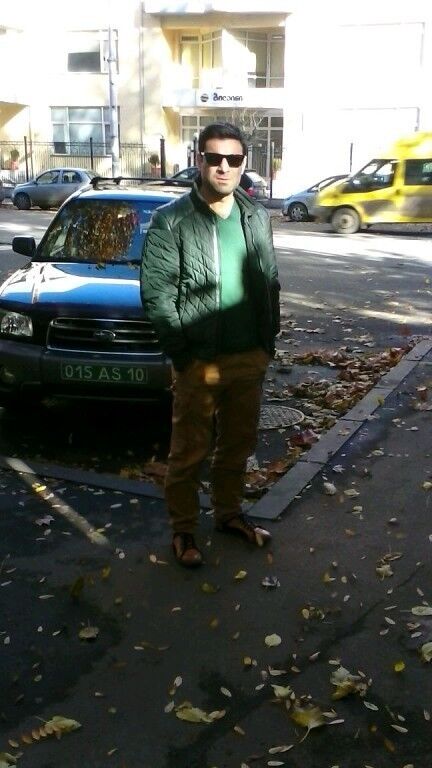  18902756  Goga, 42 ,    