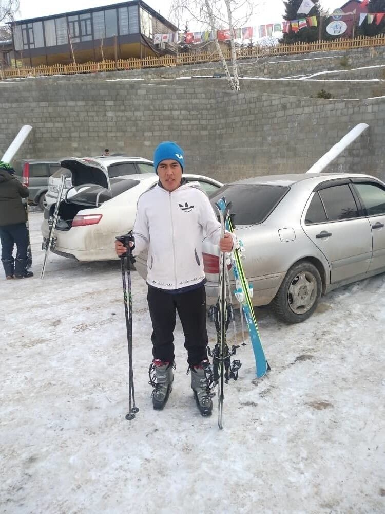  18866106  Kola, 28 ,    