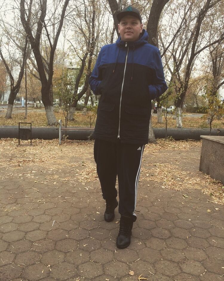  ,   Artem, 49 ,   ,   , c 