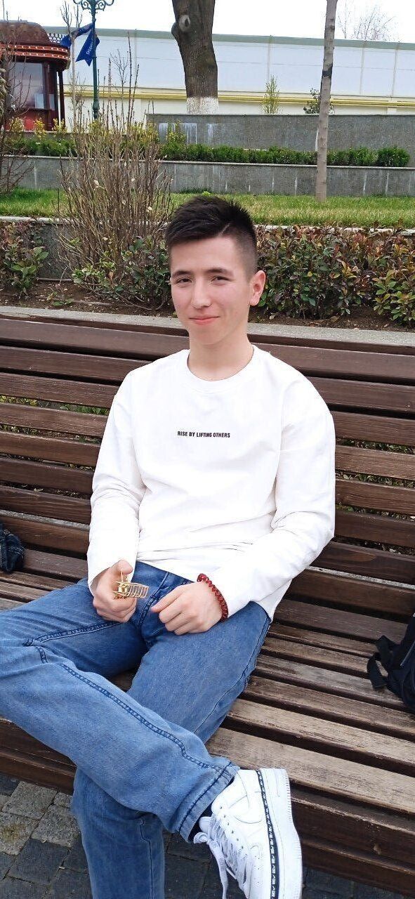  33202716  Johnny, 22 ,    