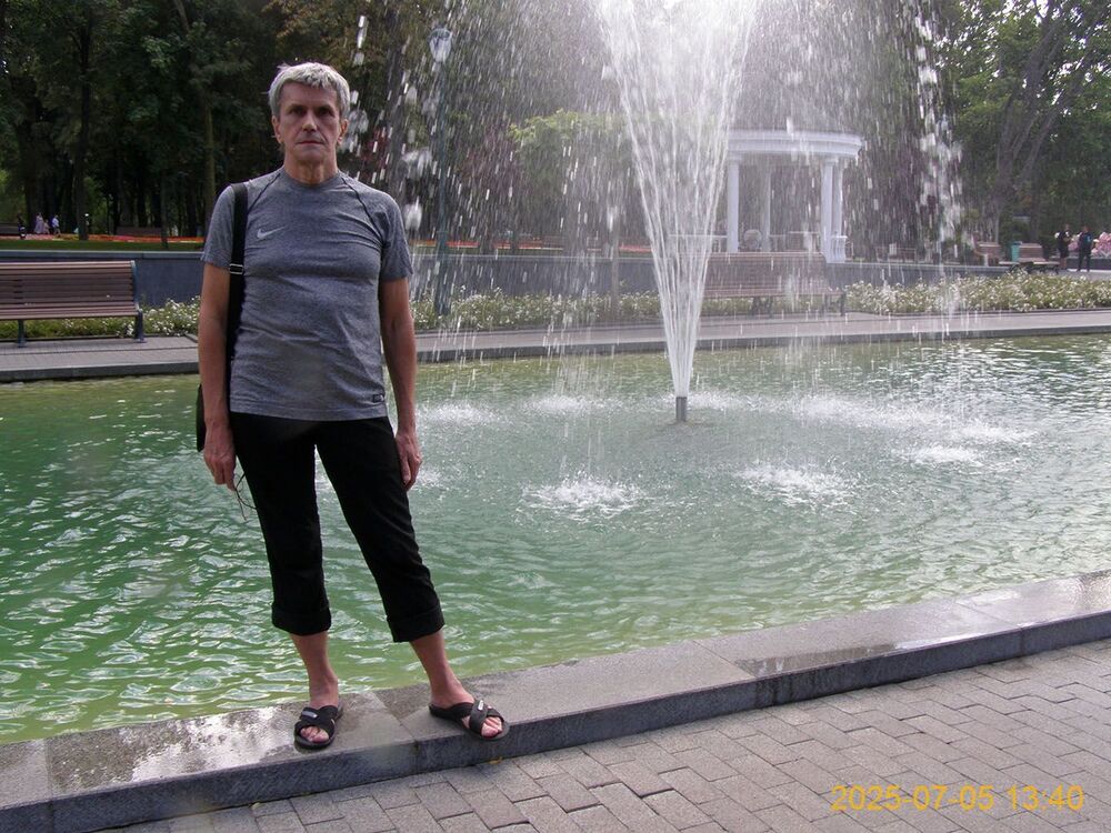  52614516  Alexander, 72 ,    