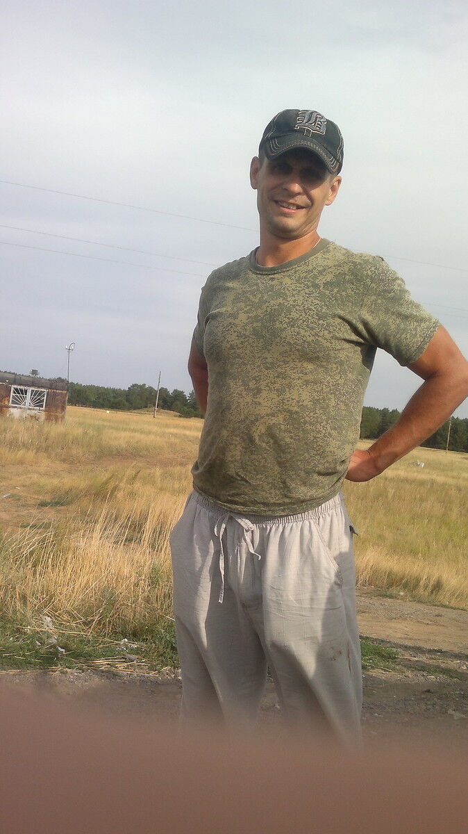  6592846  Oleg, 44 ,    