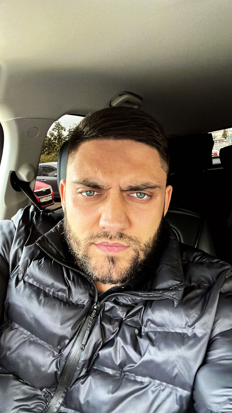  31689006  Alex, 31 ,    -