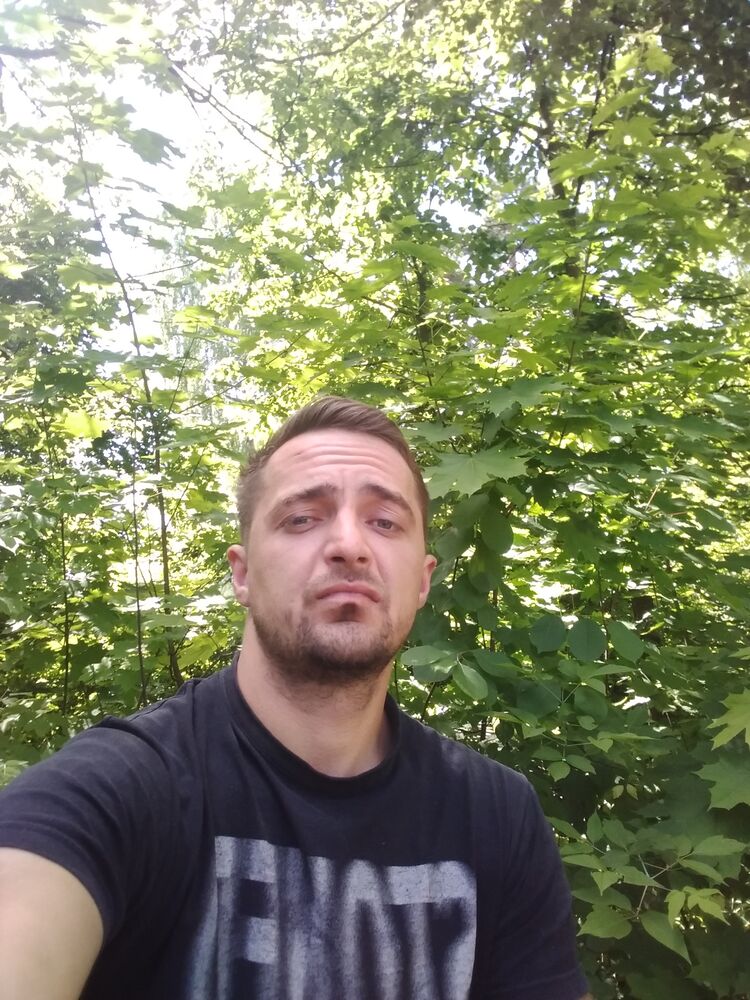  ,   Stark, 32 ,   c 