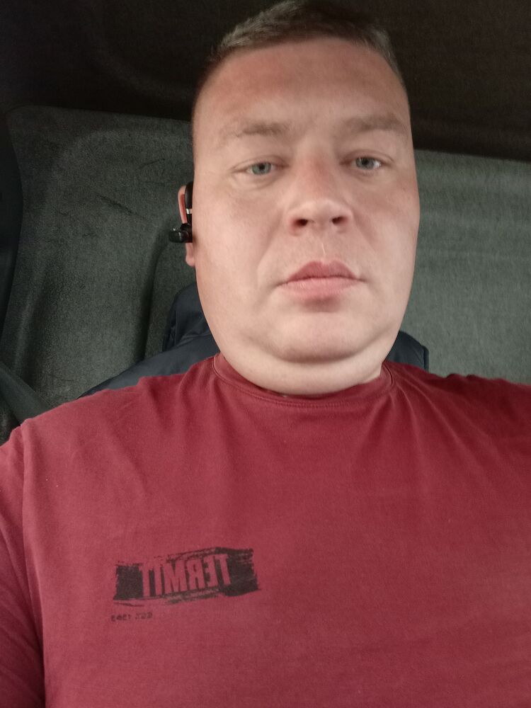  37294016  , 44 ,    