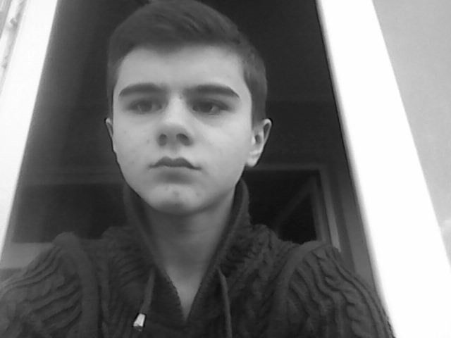  5897056  Anton, 28 ,    