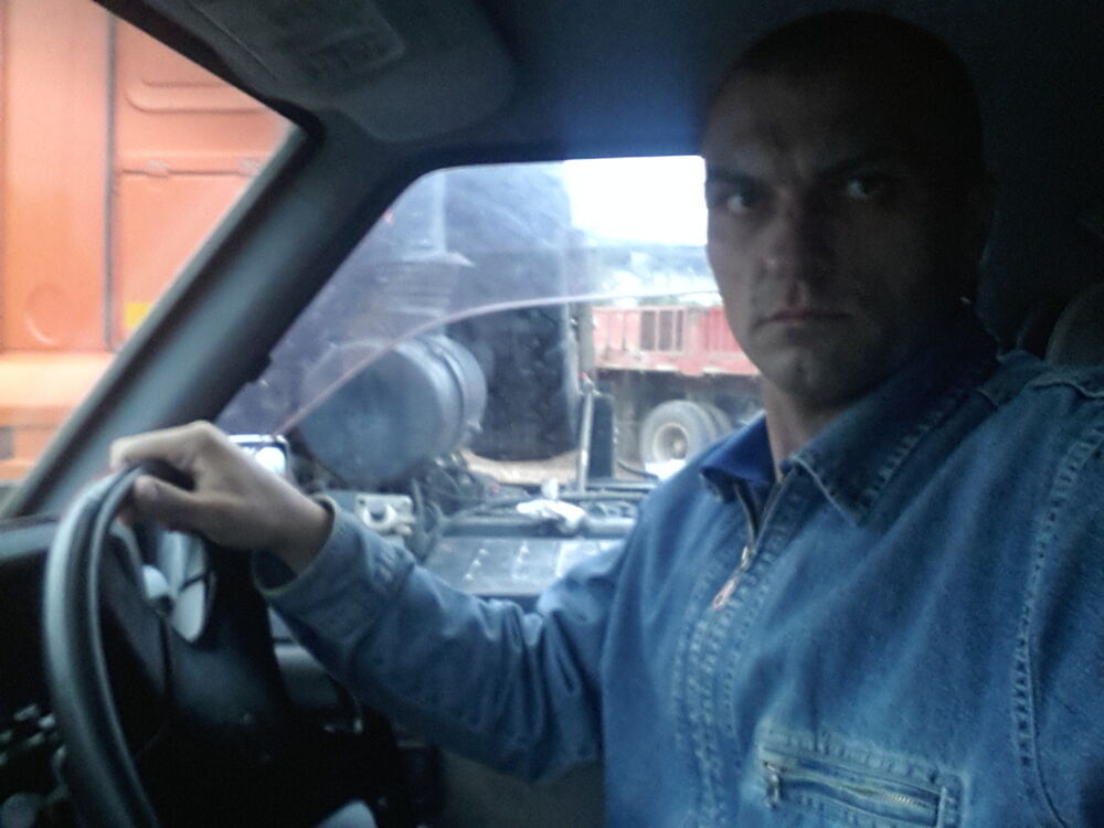  ,   Ricar, 42 ,  