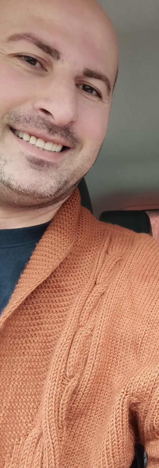  54608206  David, 40 ,    