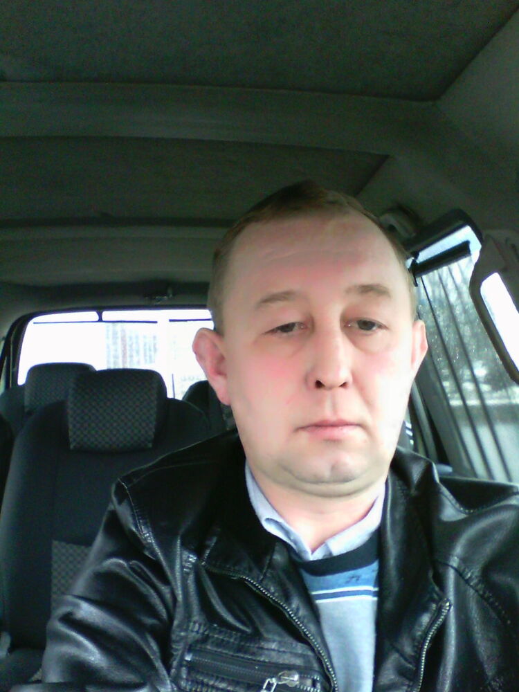  5758036  Piotr, 49 ,    