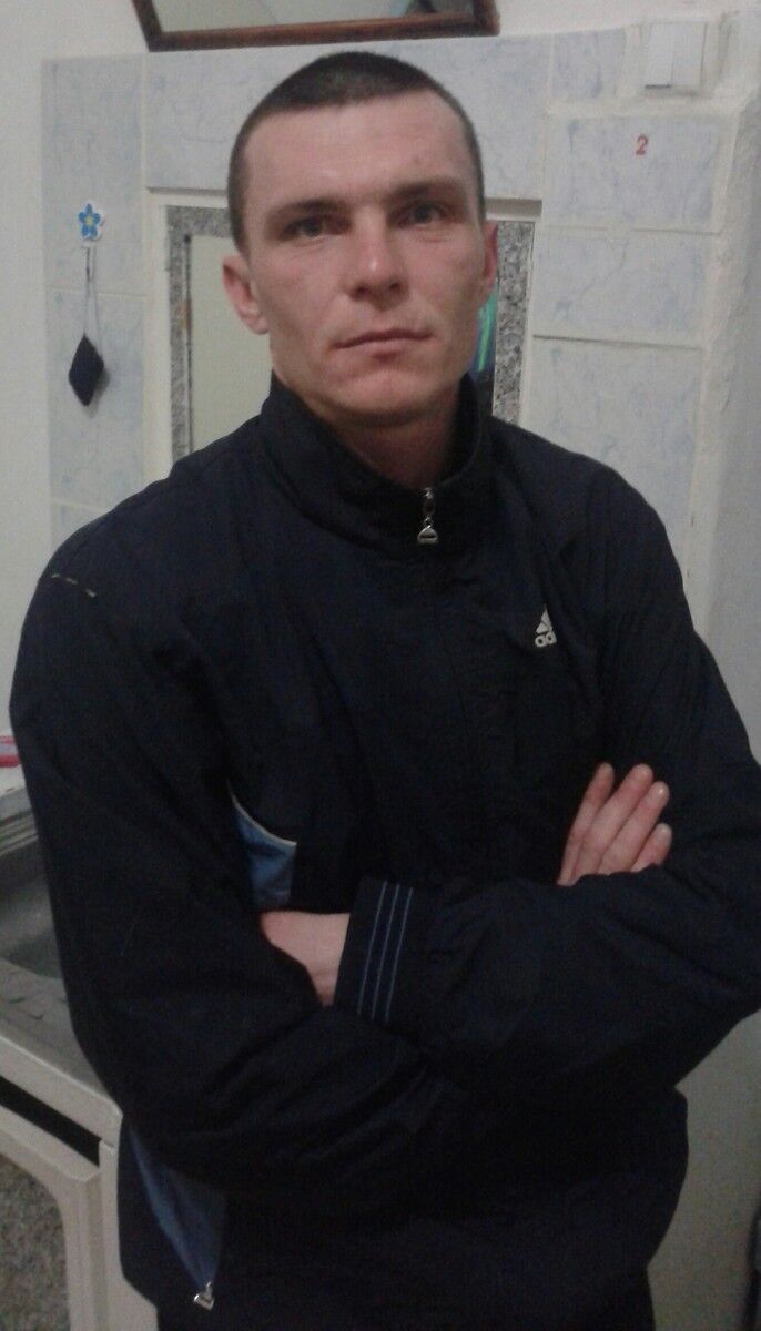  7071696  Maksim, 40 ,    