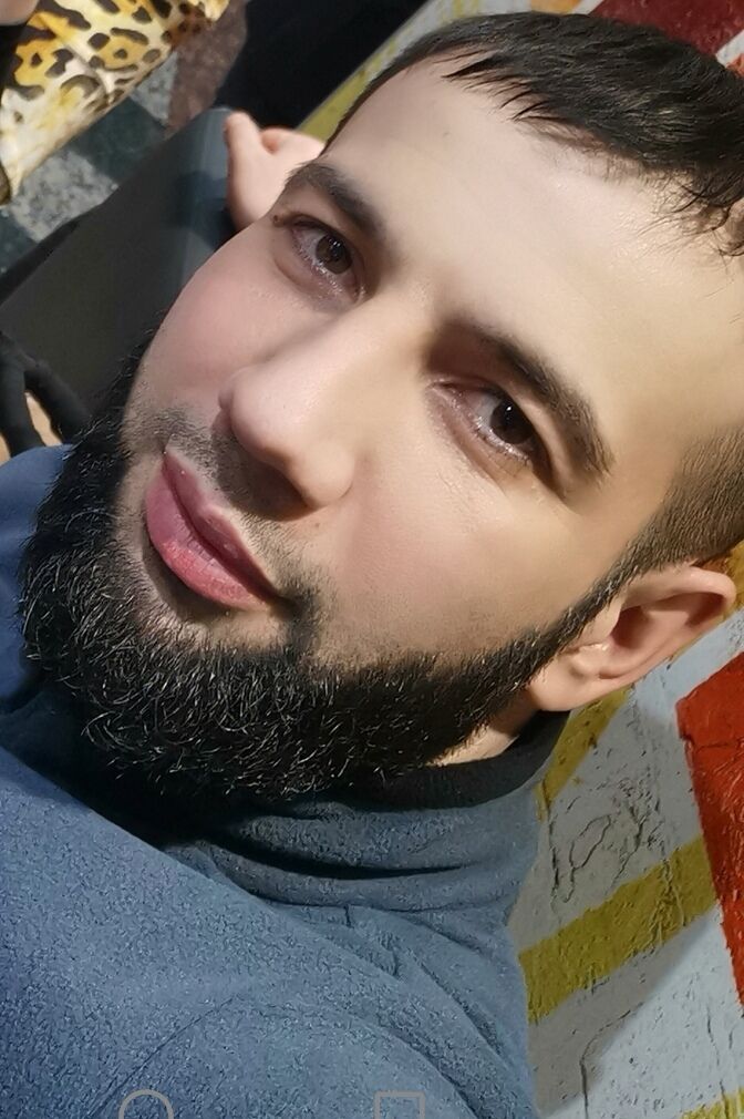  43700176  Rasid, 37 ,    