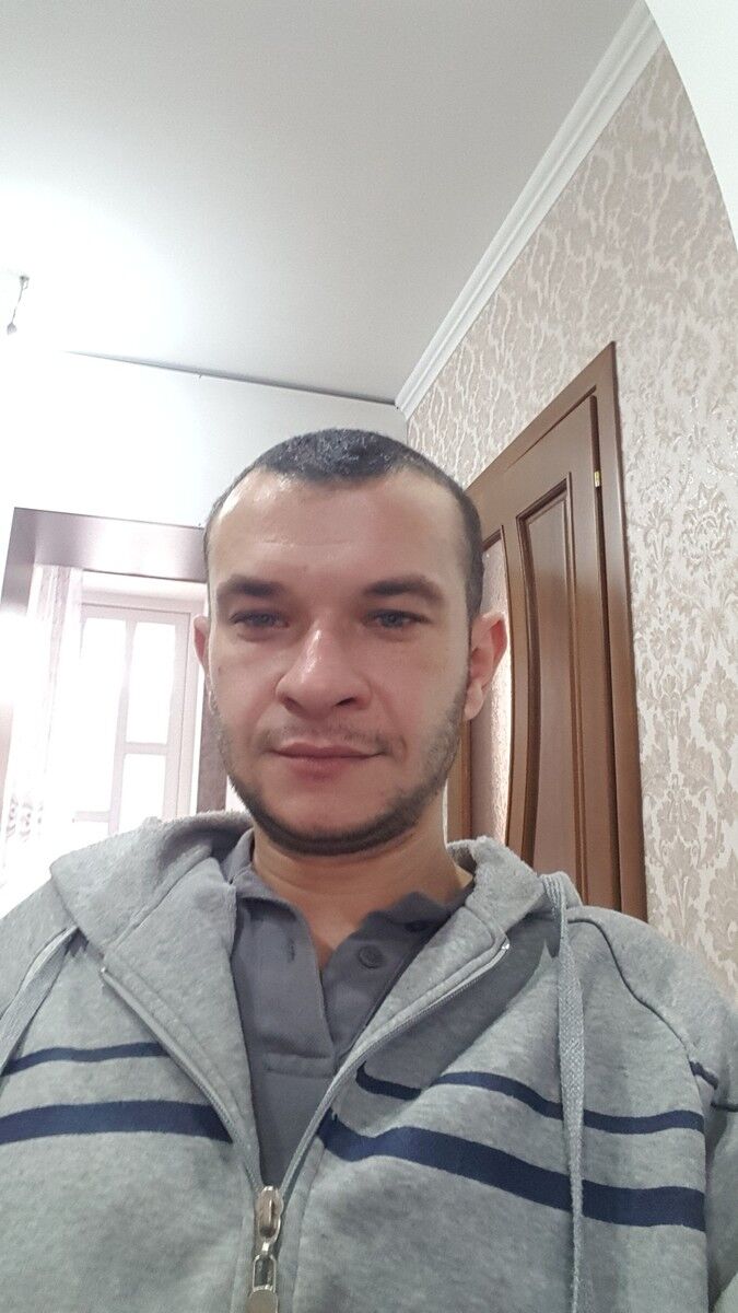  14788936  Andrei, 37 ,    