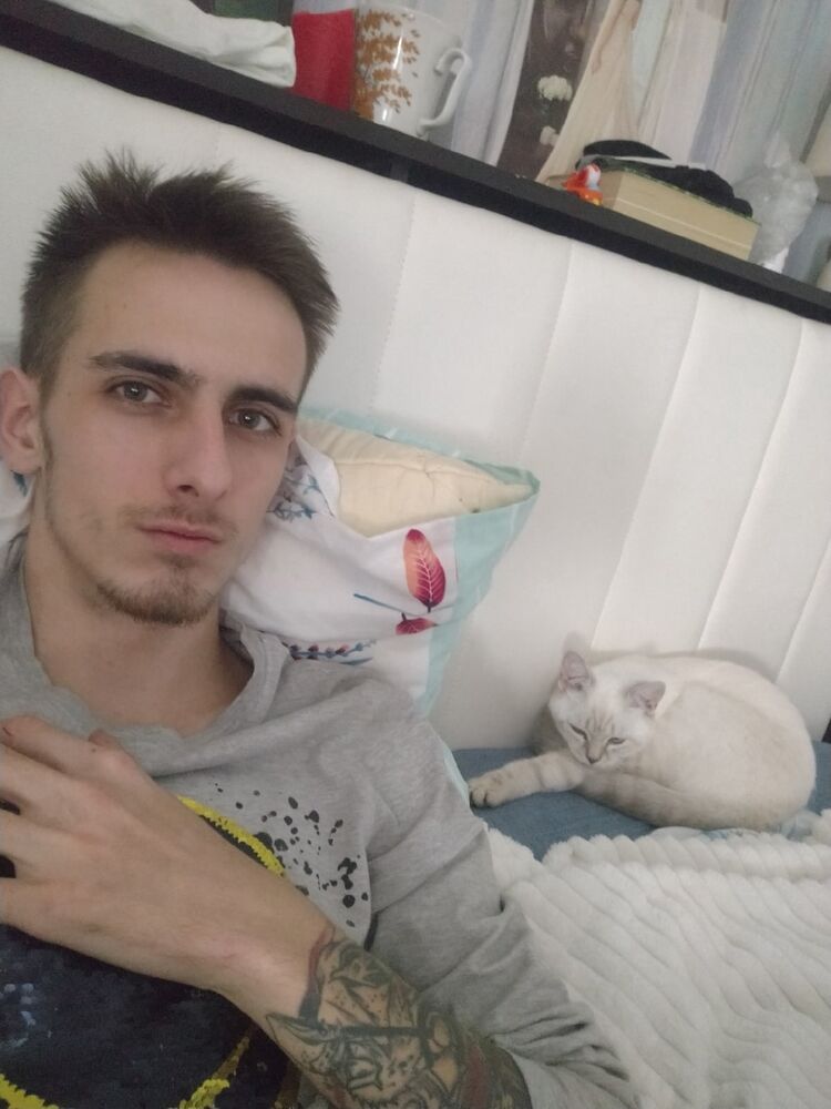  25719766  Alexey, 24 ,     