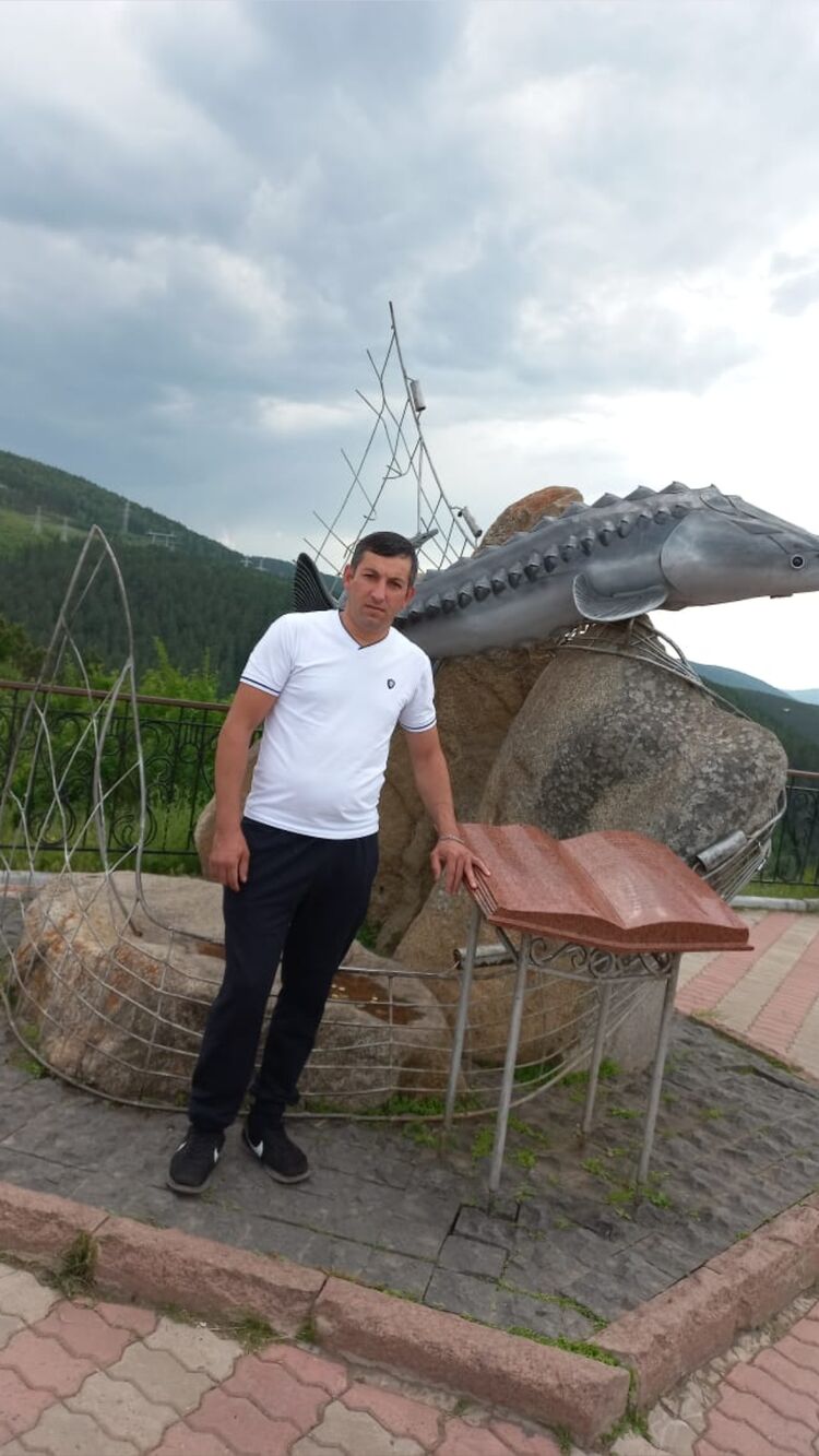  ,   Ali, 40 ,   ,   