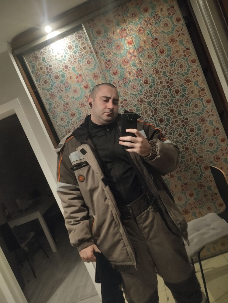  40537426  , 31 ,    --