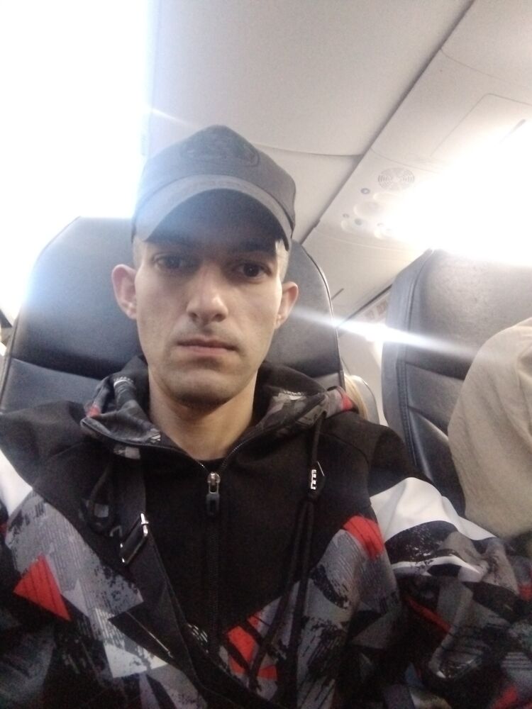  ,   Vro, 33 ,   ,   