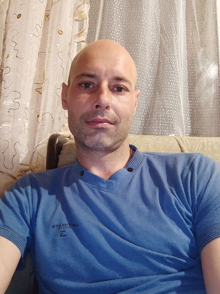  24712986  Oleg, 42 ,    