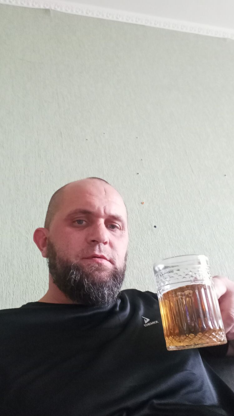  46961846  , 42 ,    