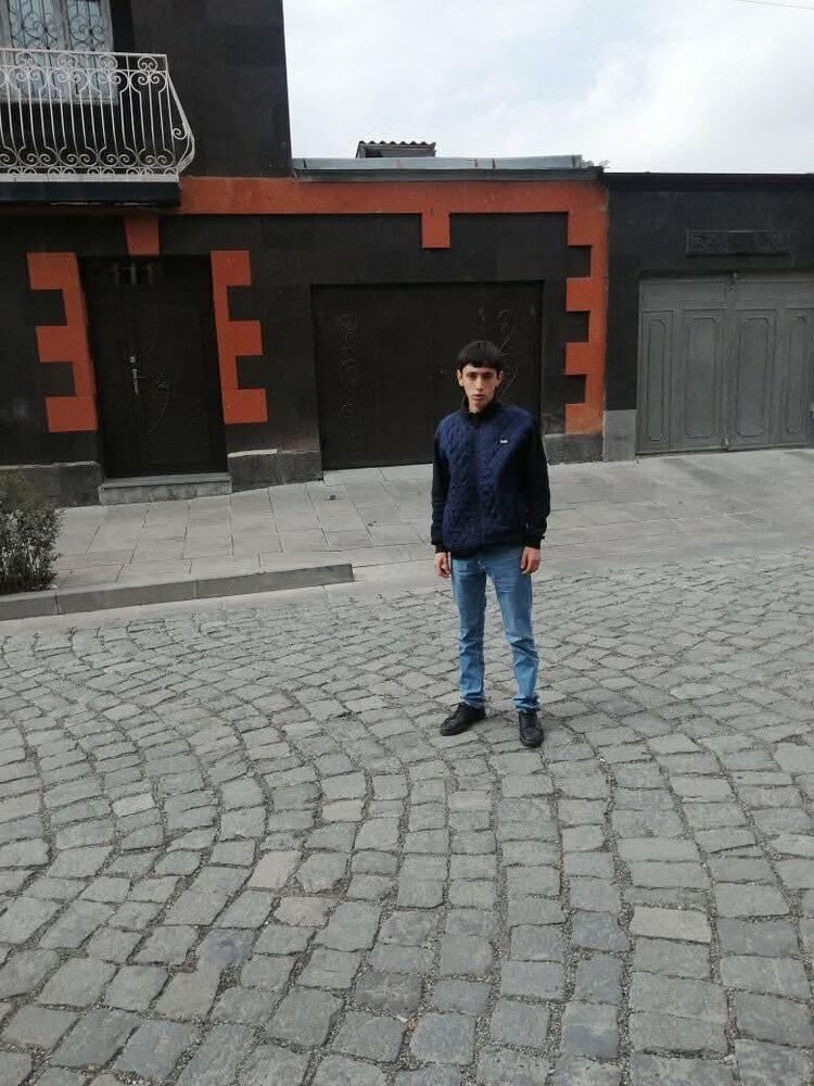  ,   Alex, 21 ,   ,   