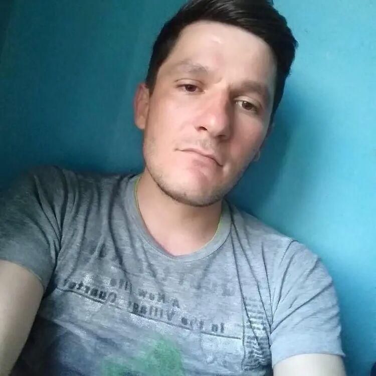  33356586  Denis, 28 ,    