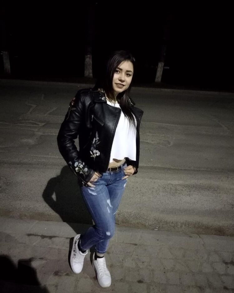  ,   Daniela, 23 ,   ,   , c 