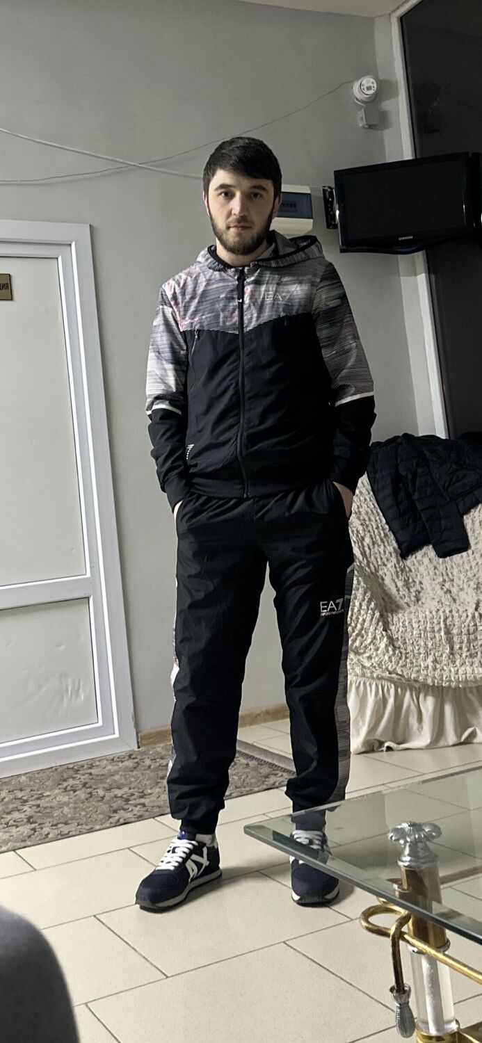  34307036  Arsen, 33 ,    