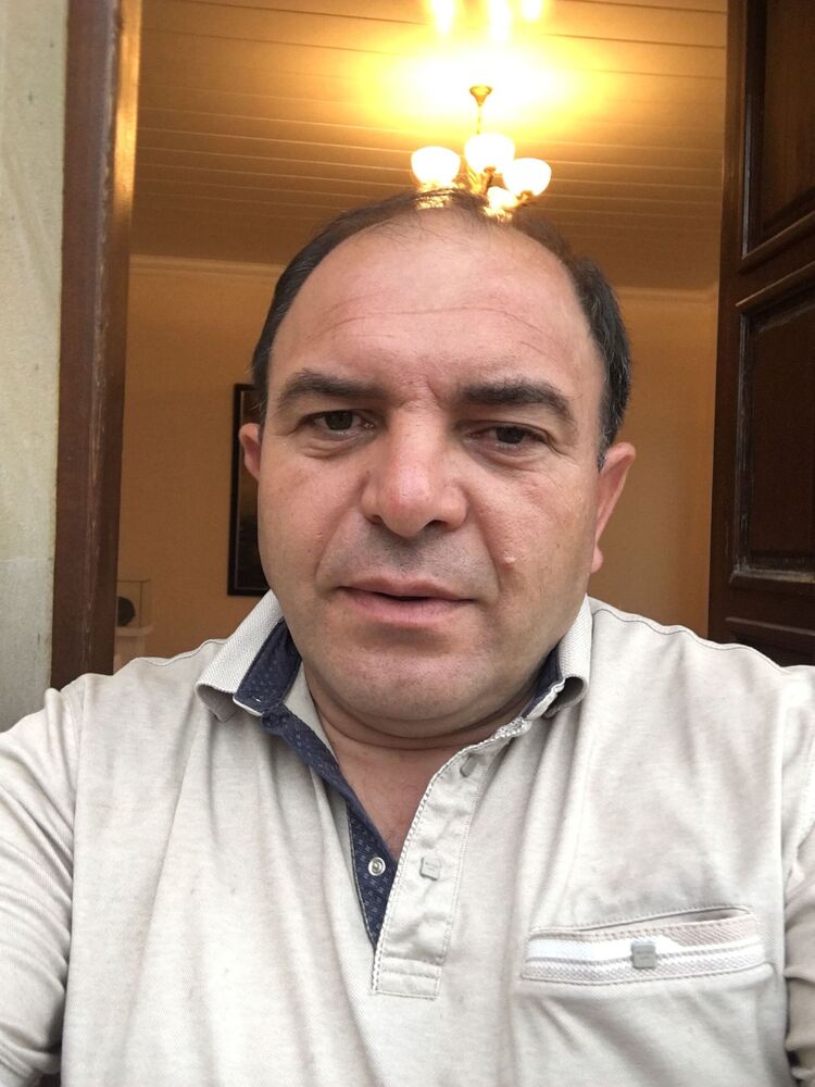  24714756  Ilham, 48 ,    