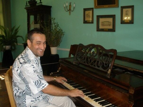  ,   Alex, 43 ,   ,   , c , 
