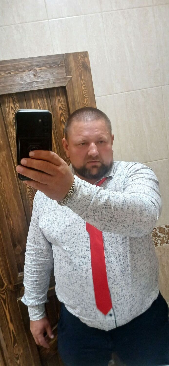  53726136  Alexander, 42 ,    