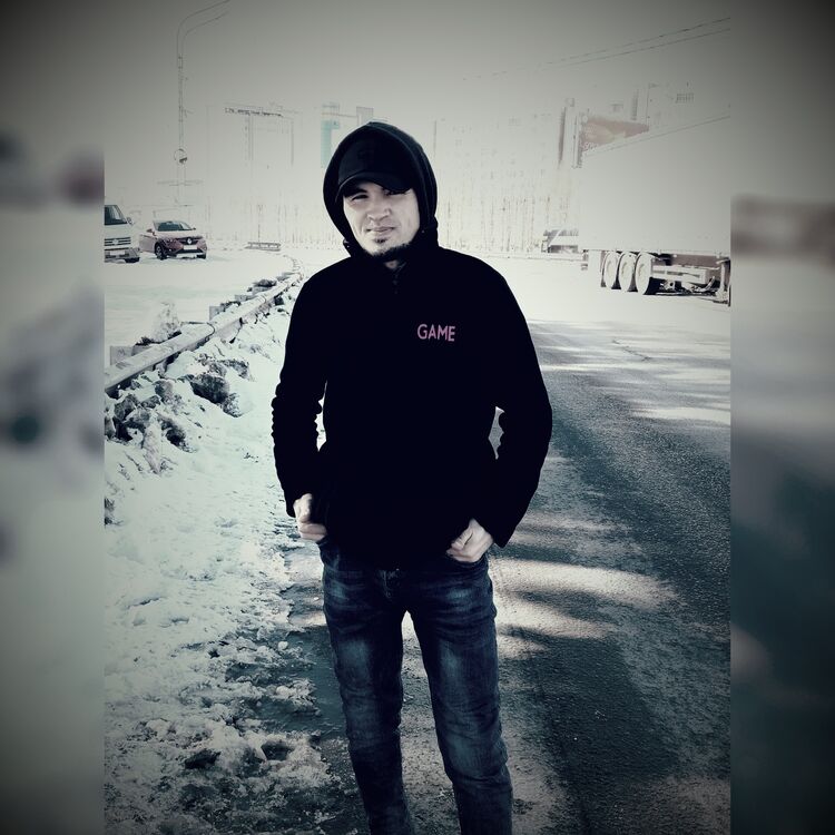  30109496  Damir, 32 ,    