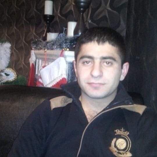  32761996  Artur, 34 ,    