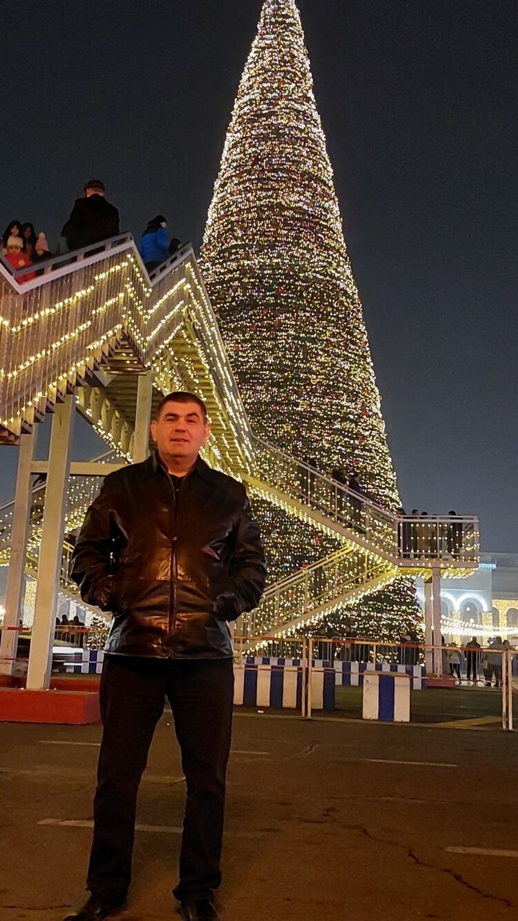  35437116  Arsen, 46 ,    