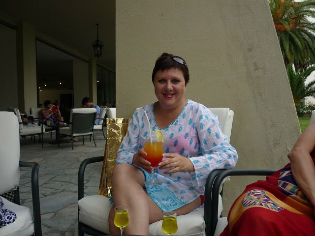  52532336  Nikki, 44 ,    