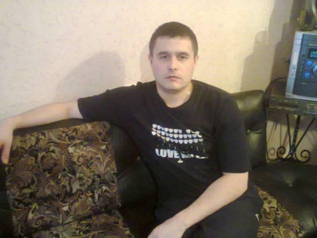  9897716  Alex, 40 ,    